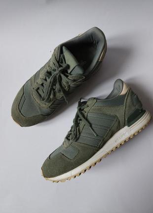 Стильні жіночі кросівки  adidas zx 700 w оригінал, шкіряні кросівки adidas, зелені кросівки