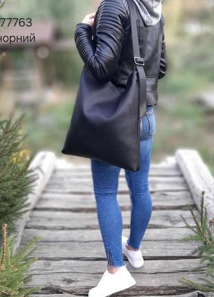 Жіноча стильна та якісна сумка планшетка з еко шкіри чорна