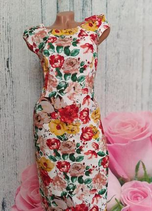 Платье футляр  с цветами6 фото