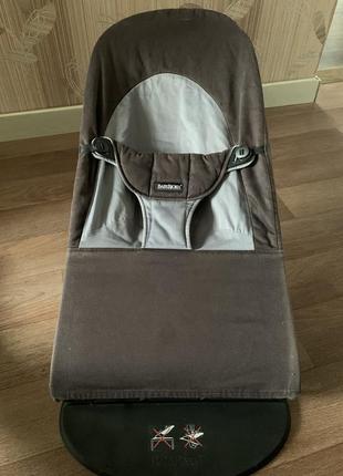 Крісло-шезлонг babybjorn bouncer soft cotton, black/dark gray (чорний/темно-сірий) + іграшка2 фото