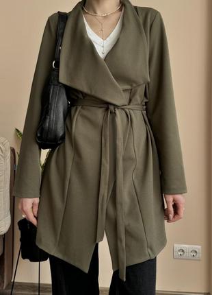 Красиве пальто-накидка new look із поясом1 фото