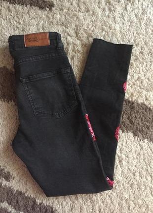 Красиві укорочені джинси стрейч з вишивкою розмір5 фото