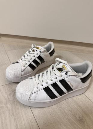 Стильні кросівки adidas оригінал!!!!!!!