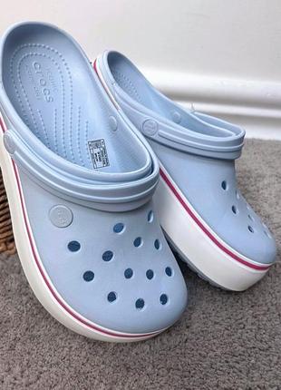 Женские кроксы сабо на платформе crocs crocband platform mineral blue голубые