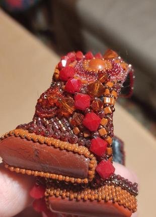 Браслет из натального камня, оплетенный японским и чешским бисером