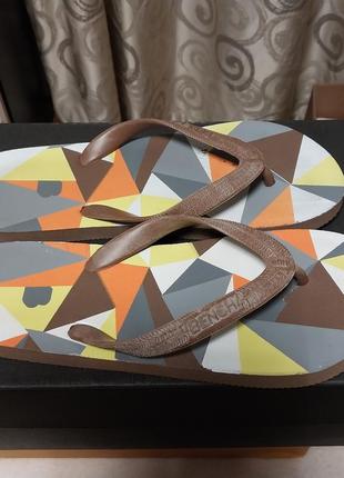 Якісні стильні брендові в,єтнамки bench