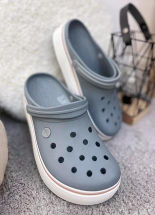 Жіночі крокси на платформі crocs crocband platform clog light grey/rose сірі