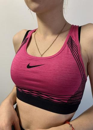 Спортивный топ nike1 фото