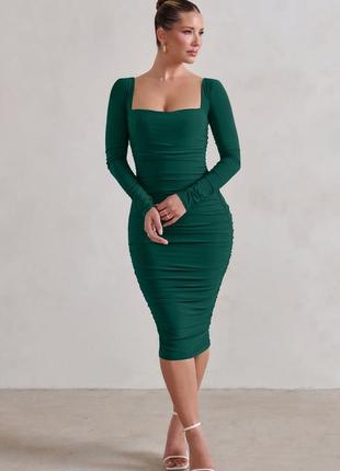 Зелена сукня по фігурі