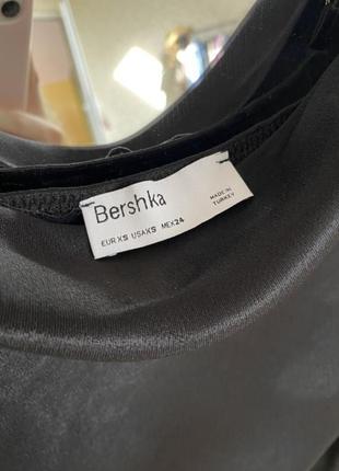 Платье bershka платье платье платье в бельевом стиле сатиновое атласное xs s xxs на тонких бретелях7 фото