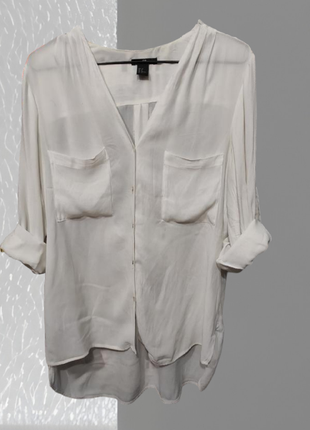 Стильная, базовая рубашка от бренда h&m, с двумя нагрудными карманами