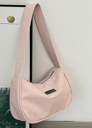 Компактная светло-розовая сумочка багет4 фото