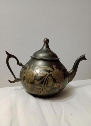 Гарний бронзовий антикварний чайник з Індії.4 фото