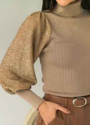 Облегающий свитер с трендовыми объемными рукавами3 фото