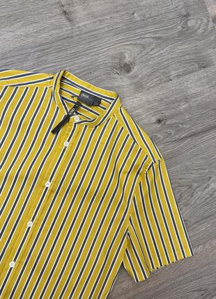 Желтая в линии рубашка без воротника стойкой воротник тенниска гавайка шведка с третч стрейч1 фото
