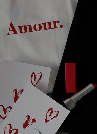 Стильна жіноча футболка amour! оверсайз, чорна та біла3 фото