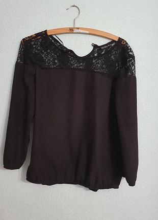 Блуза с кружевом