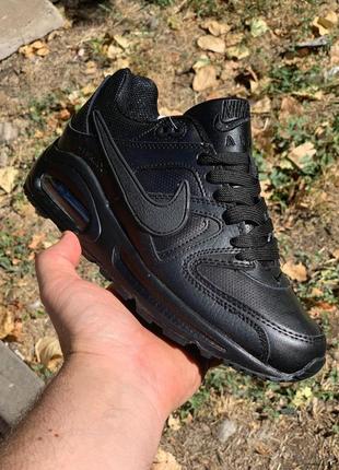 Женские кроссовки