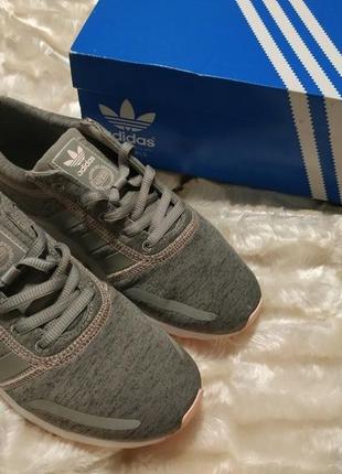 Кроссовки adidas3 фото