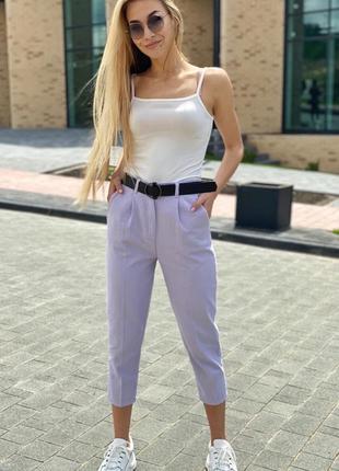 Шикарні джинси з поясом висока посадка. яскраві стильні укорочені джинси лілові