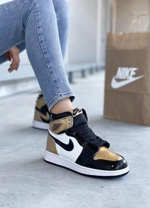 Женские лаковые кожаные кроссовки A new iteration of the futuristic Air Jordan 11 Adapt sneaker is coming soon 1 retro gold black 😍