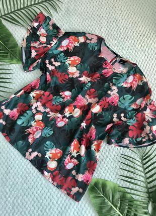 Красивейшая блуза с тропическим принтом1 фото