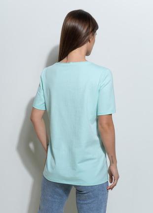 Базова жіноча футболка з v - вирізом3 фото