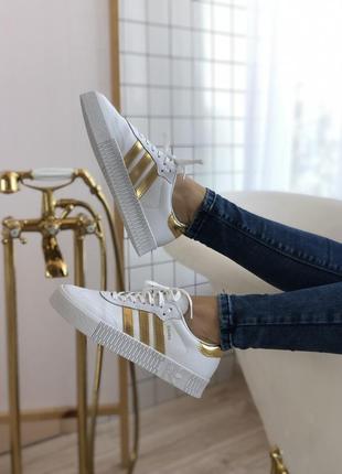 Шикарные женские кроссовки adidas samba белые с золотом