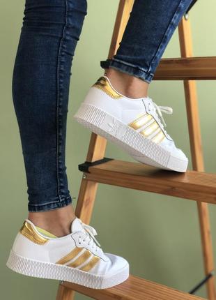 Шикарні жіночі кросівки adidas samba білі з золотом9 фото