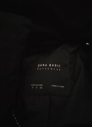 Черная дутая куртка на молнии от zara6 фото