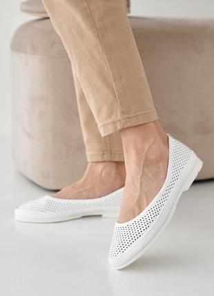 Летние белые женские легкие туфли перфорированные,мокасины с перфорацией кожаные/кожа-женская обувь на лето4 фото