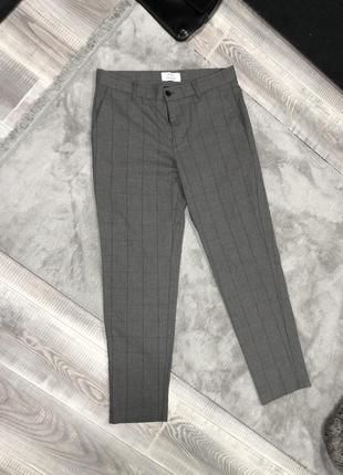 Сірі класичні брюки з карманами1 фото