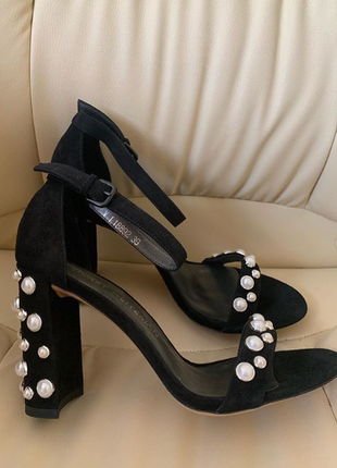 Босоножки женские stuart weitzman morepearls черные замшевые с жемчужинами