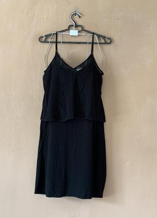 Короткое платье с отрезным верхом черного цвета размер s элегантно смотрится