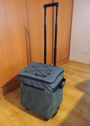 Термосумка-чемодан на колесиках с телескопической ручкой