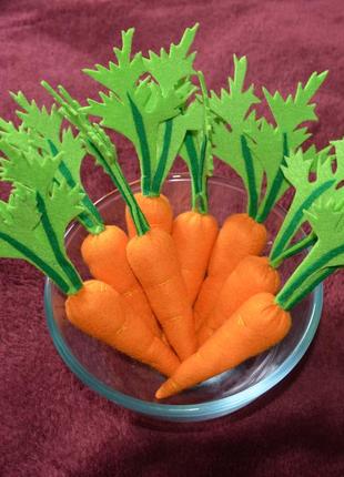 Морковка из фетра2 фото
