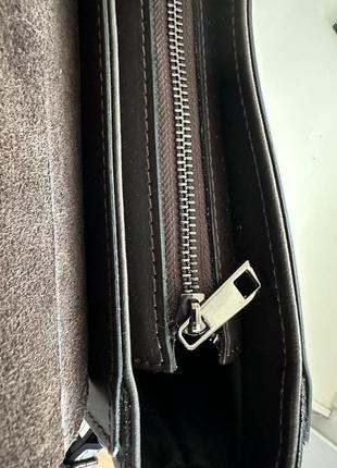 Кожаная сумка среднего размера, шоколадного цвета.7 фото
