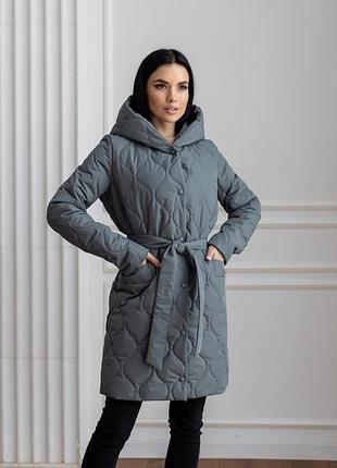 Стеганное женское пальто с капюшоном алина