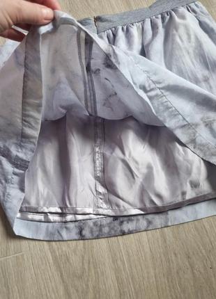 Красивая лёгкая топовая летняя юбка тюльпан новая с биркой шелковая подклада s m l серого цвета6 фото