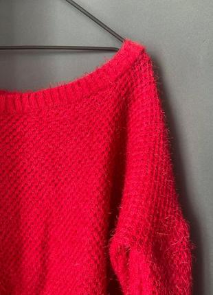 Красный тёплый свитер