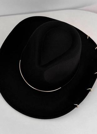Капелюх федора ковбойка унісекс зі стійкими крисами, пірсингом і металевим декором чорна5 фото