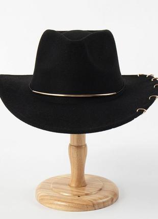 Капелюх федора ковбойка унісекс зі стійкими крисами, пірсингом і металевим декором чорна8 фото