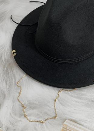 Шляпа федора с цепочкой, пирсингом hollywood черная (декор золото или серебро)8 фото