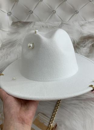 Шляпа федора с цепочкой и пирсингом белая elegant pearl4 фото
