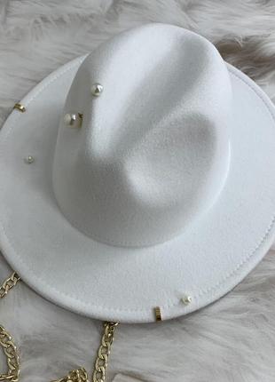 Шляпа федора с цепочкой и пирсингом белая elegant pearl5 фото