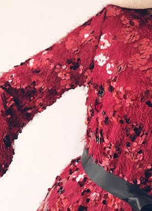 Женское нарядное платье травка с поясом с пайетками красное7 фото