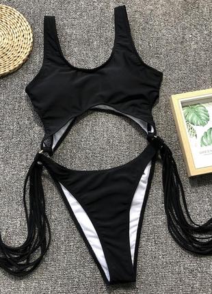 Жіночий суцільний купальник монокіні з вісюльками з боків чорний