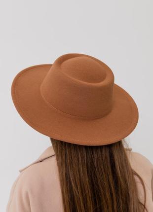 Шляпа канотье унисекс с круглой тульей и широкими полями 8 см капучино6 фото