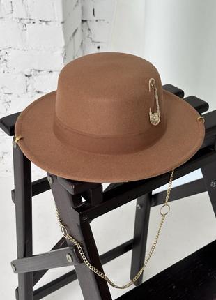Шляпа канотье с декором (цепочкой, пирсингом, булавкой) sweety капучино2 фото