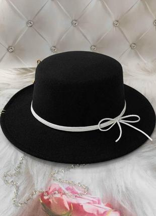 Шляпа канотье с декором (цепочкой, пирсингом, булавкой) boater cristal черная3 фото